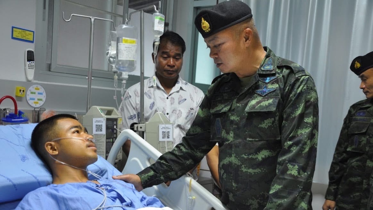 ทบ. ปูนบำเหน็จพิเศษ 7 ชั้น เลื่อนยศ "พลทหารธนพัฒน์" พร้อมดูแลช่วยเหลือเต็มที่