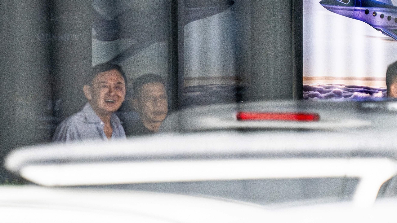 มาตามนัด บินกลับไทย "ทักษิณ" ลุ้นตัดสินคดีชั้น 14 ครม.อนุทินเสร็จแล้ว