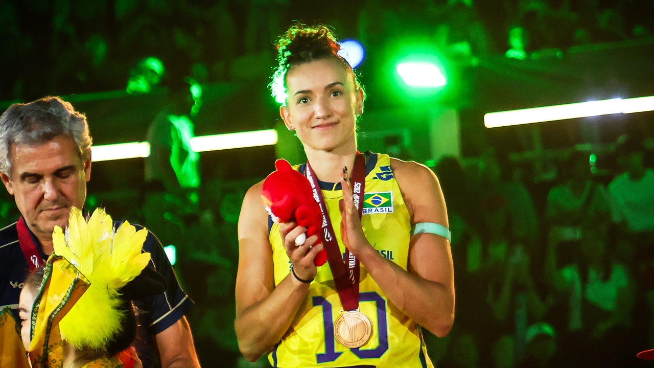 "กาบี้" กัปตันบราซิลสุดซึ้ง! หลังคว้าเหรียญทองแดง ฝากถึงแฟนลูกยางไทย “นี่คือเหรียญของเราร่วมกัน”