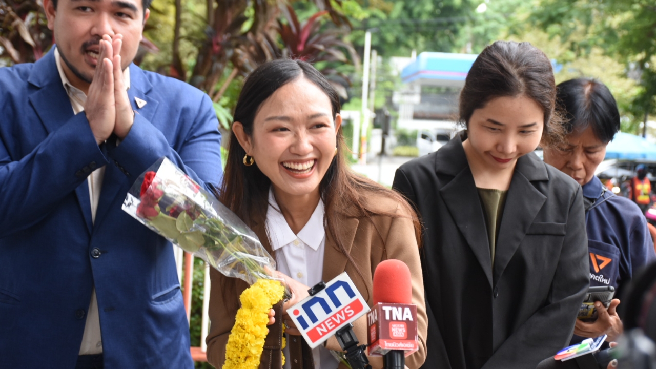 ศาลให้ประกันตัว "ลูกเกด" สส.พรรคประชาชน คดี 112 ห้ามออกนอกประเทศ