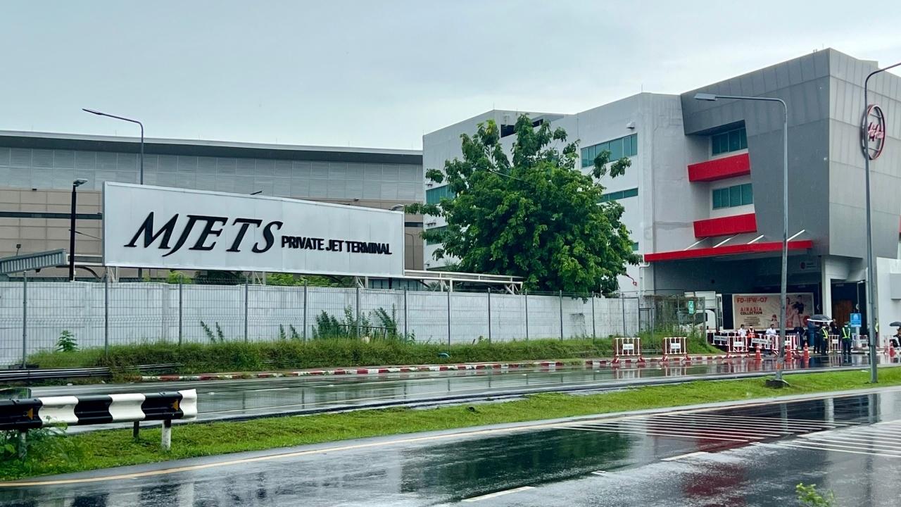 เครื่องบินส่วนตัวของ "ทักษิณ" แจ้งขอลงจอด M Jets ดอนเมือง ช่วง 2 โมงครึ่ง