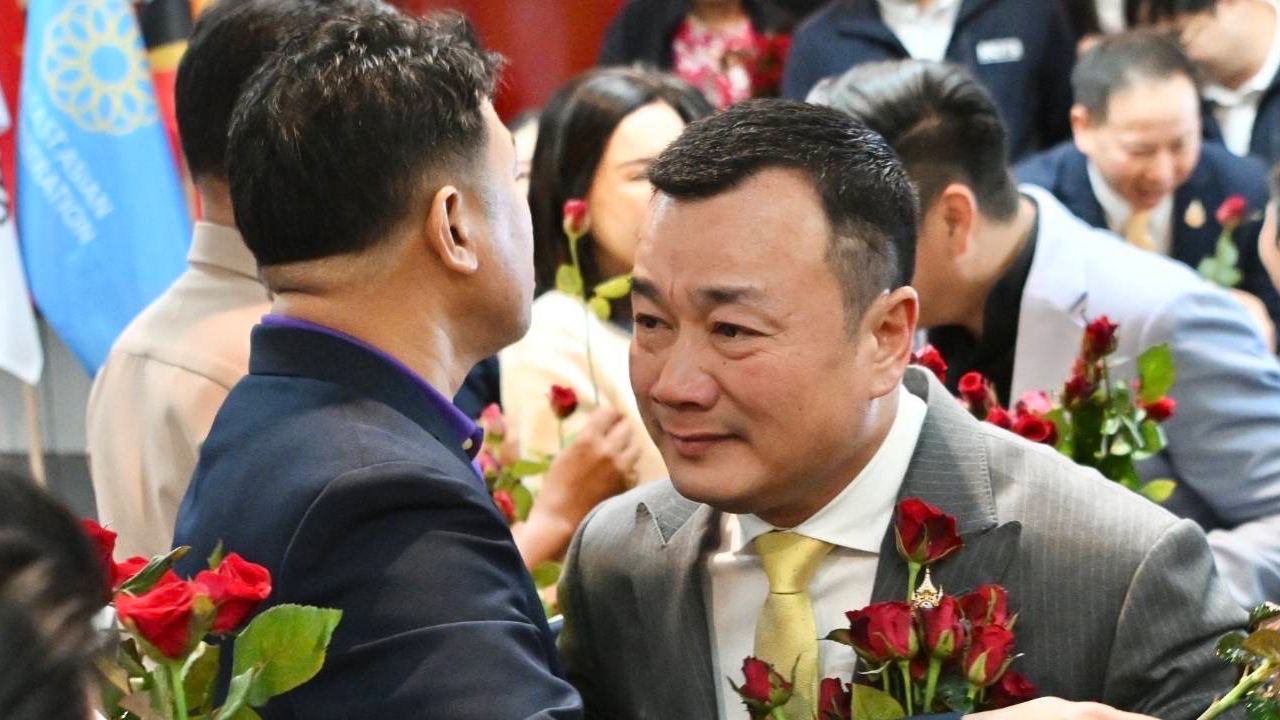 "สรวงศ์ เทียนทอง" ร่ำไห้อำลาตำแหน่ง "รัฐมนตรีว่าการกระทรวงการท่องเที่ยวและกีฬา"