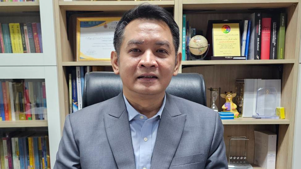 “สุริยะใส” เชื่อ “ทักษิณ” ไม่มีทางเลือกต้องเล่นบทสู้ ห่วงสภาพจิตใจไม่สามารถไปไหนมาไหนได้เอง