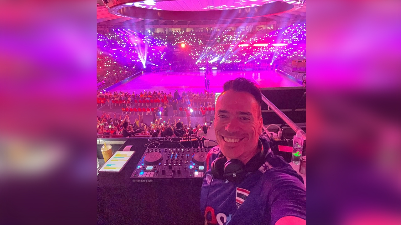 DJ Stari ดีเจศึกชิงแชมป์โลก 2025 ซูฮกแฟนลูกยางไทย เชียร์มัน สไตล์พิเศษไม่เหมือนใคร