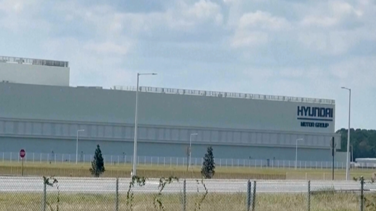 ปฏิบัติการครั้งใหญ่! ICE บุกโรงงานฮุนไดสหรัฐฯ จับแรงงานต่างชาติ 500 คน