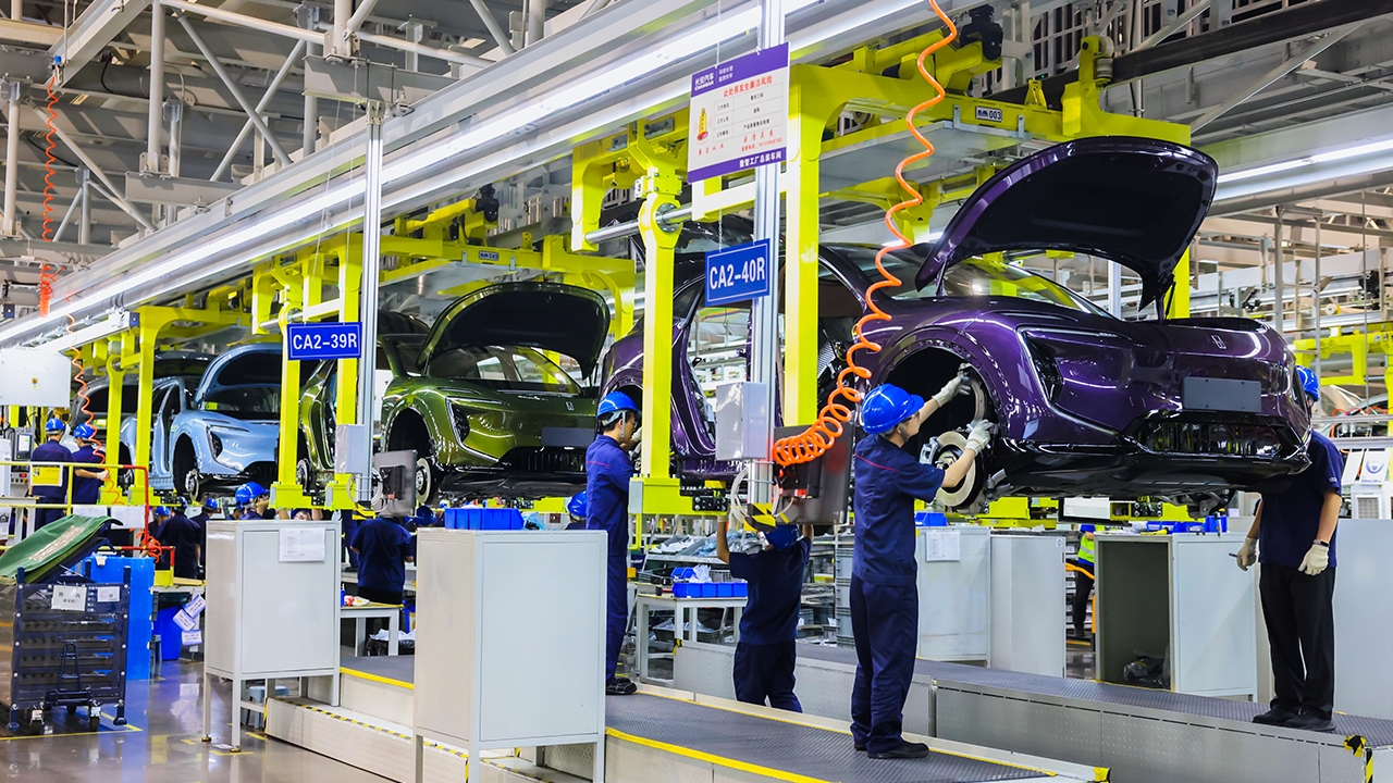 พาไปชมโรงงานผลิตรถยนต์อัจฉริยะของ CHANGAN ที่ขับเคลื่อนด้วยเทคโนโลยี 5G