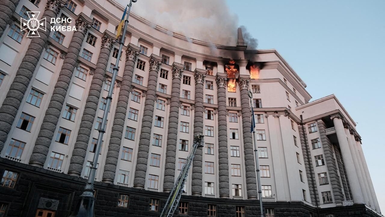 เซเลนสกีโวย รัสเซียโจมตีโดนอาคารรัฐบาลในกรุงเคียฟเป็นครั้งแรก