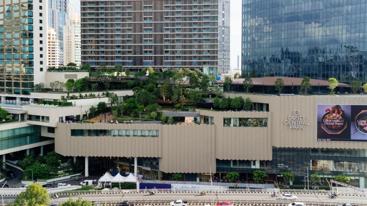 ชวนปักหมุด Central Park แลนด์มาร์กใหม่ใจกลางกรุง รวมร้านดังน่าเช็กอิน พร้อมสวนลอยฟ้ากว่า 7 ไร่