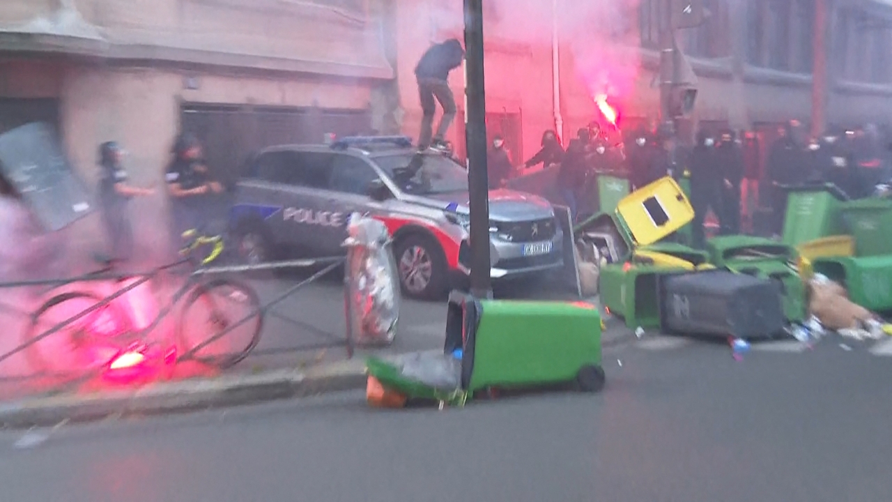 ฝรั่งเศสประท้วง "Block Everything" ปิดถนนทั่วประเทศ ต้านชนชั้นการเมือง-แผนลดงบประมาณ