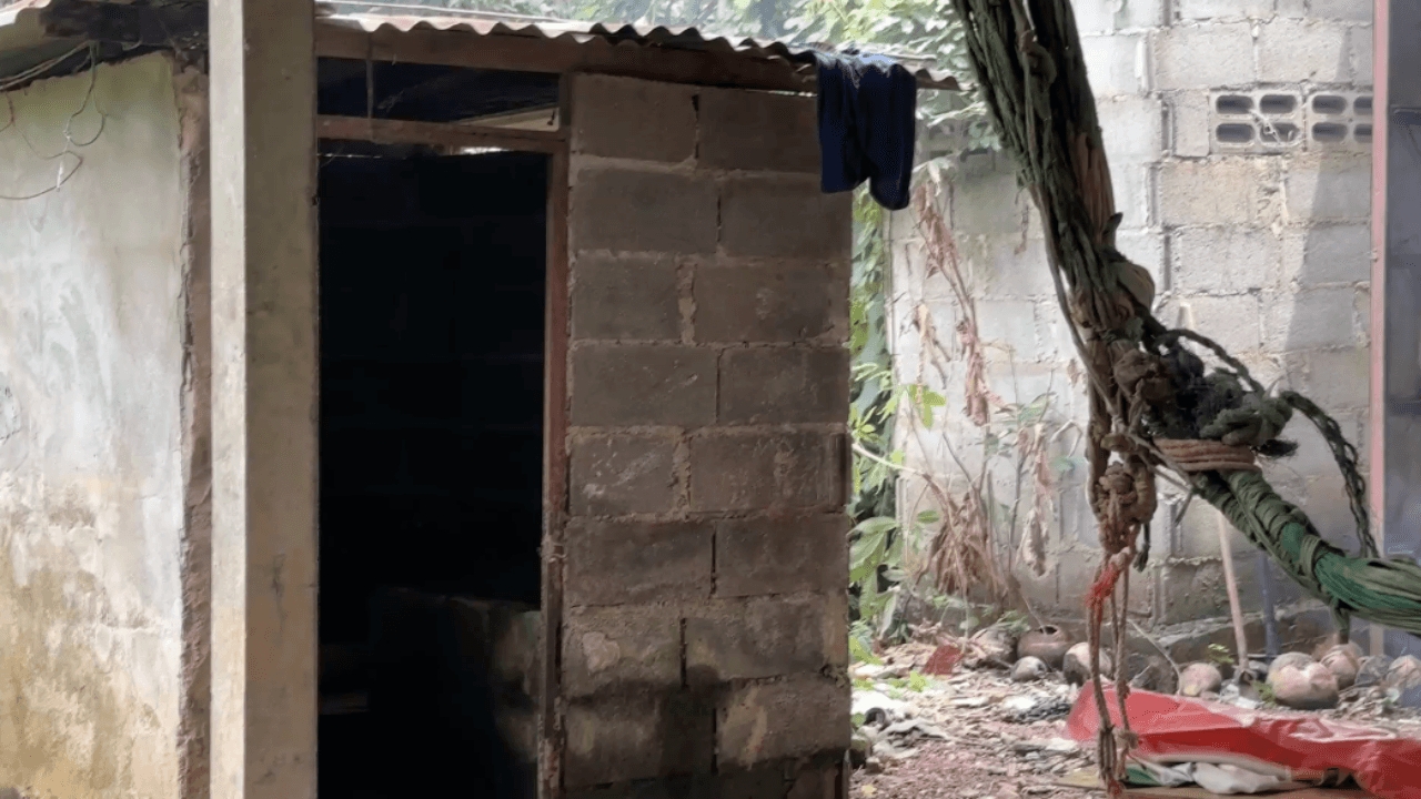 รวบชายวัย 45 ก่อเหตุฆ่าพี่ชาย ทิ้งศพในบ่อเกรอะ ฉุนถูกต่อว่า "ไม่ใช่น้อง"