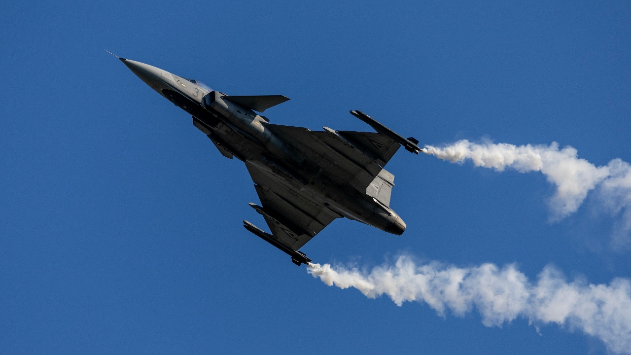 นักวิชาการคนดังของกัมพูชา ล่ารายชื่อ 26,000 คน ส่งถึงรัฐสภาสวีเดน เรียกร้องทบทวนขายกริพเพนให้ไทย