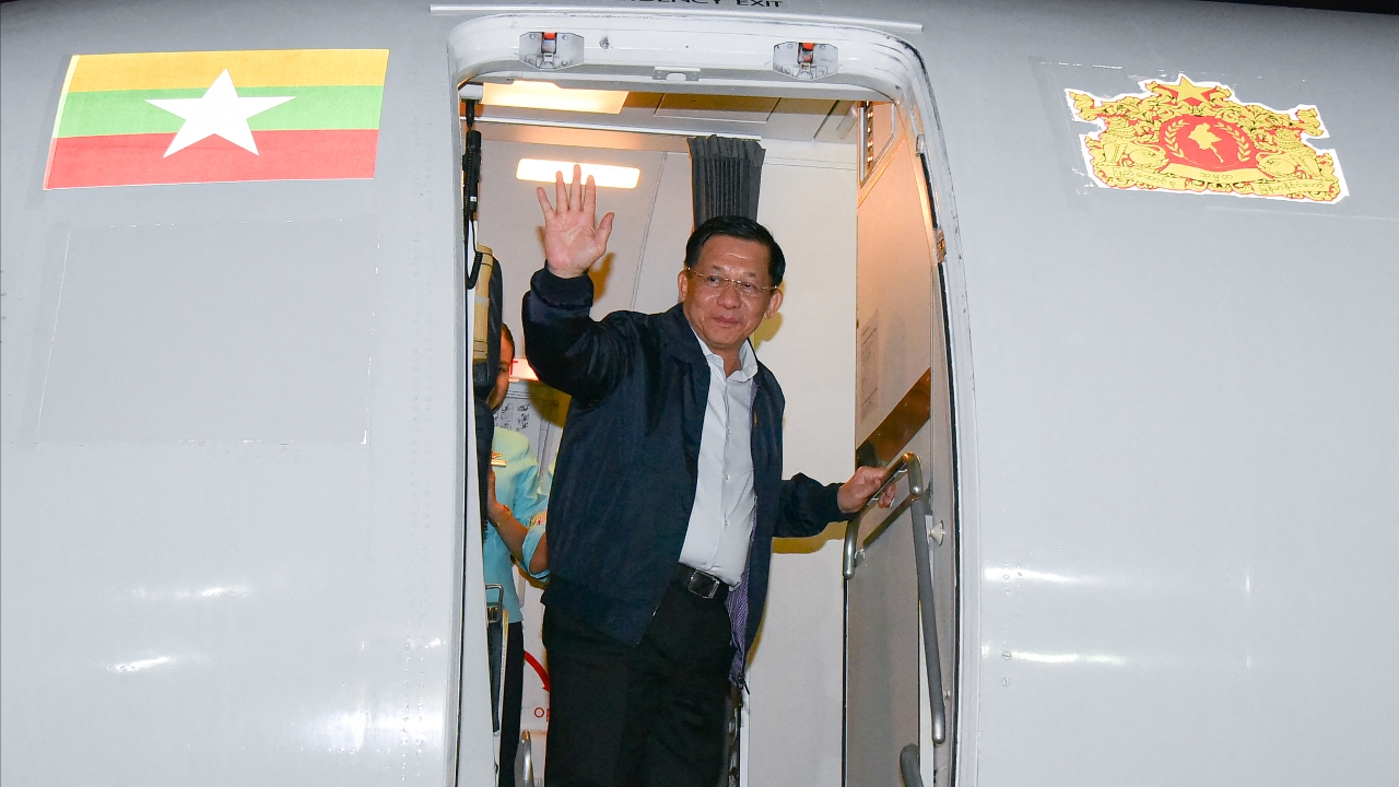 "มิน อ่องหล่าย" ทัวร์จีนต่อ เดินสายพบปะนักลงทุนที่เฉิงตู