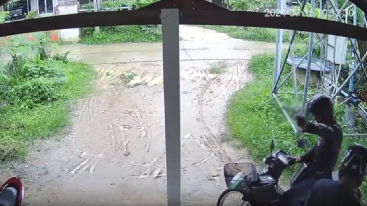 จับแล้วเงินกู้โหด “แก๊งหมวกกันน็อก” ลูกสมุนบุกขู่ทวงหนี้ ยิงปืนโชว์หน้ากล้องวงจรปิด