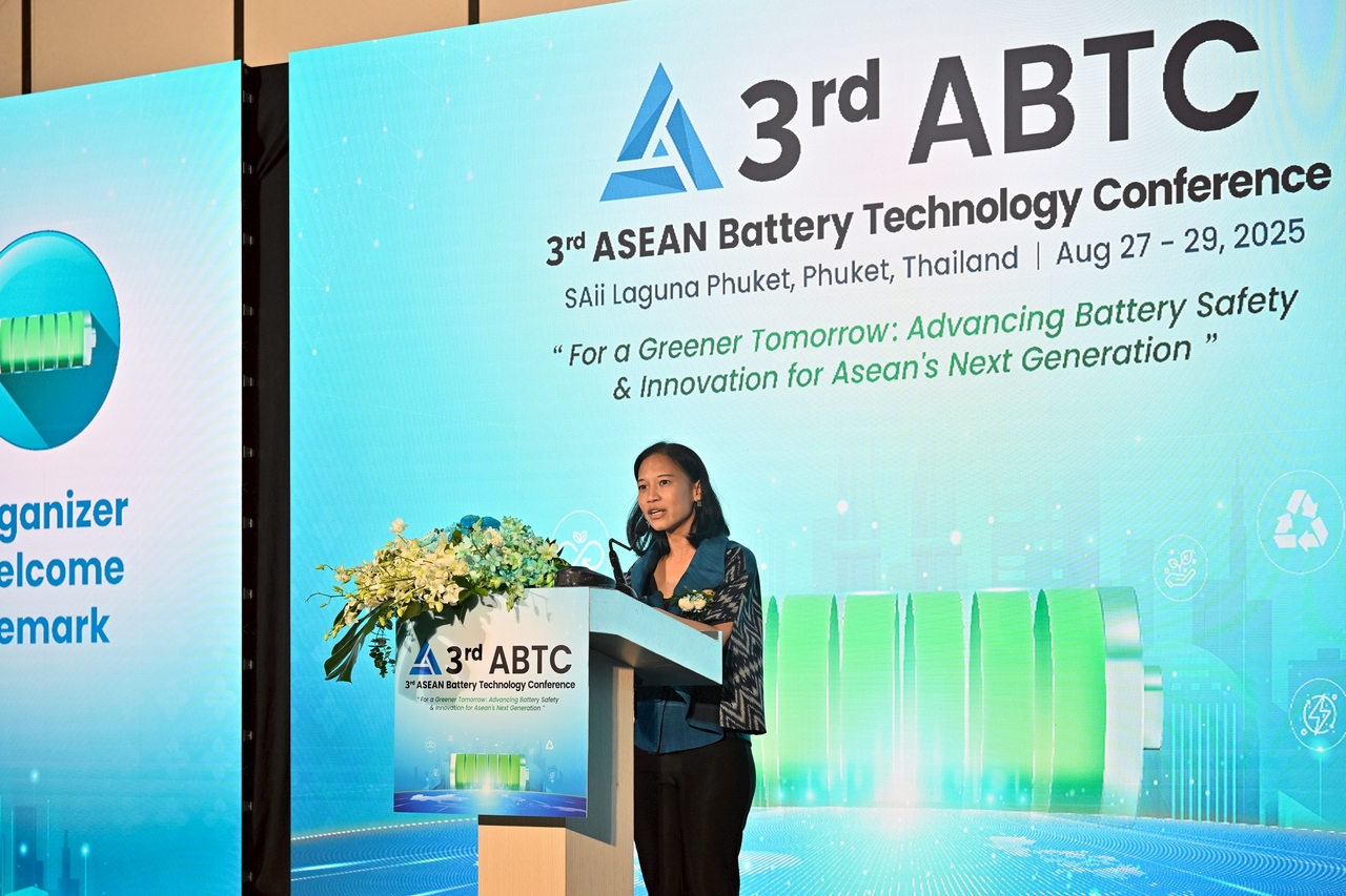 ดร.พิมพา ลิ้มทองกุล นายกสมาคม TESTA