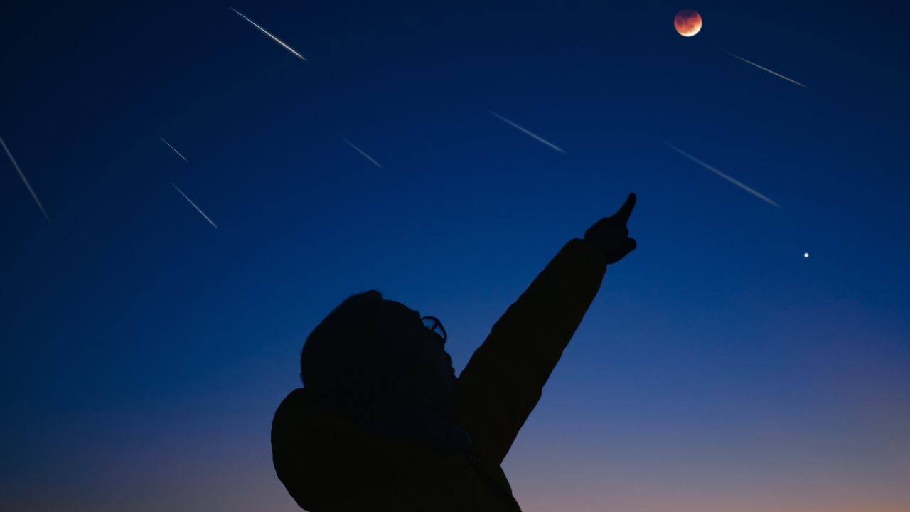 ลิสต์ไว้แล้ว ปรากฏการณ์ดาราศาสตร์กันยายน 2568 “ราหูอมจันทร์-วันศารทวิษุวัต”