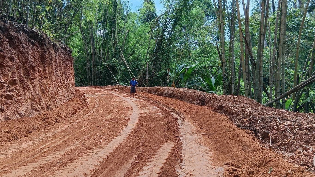 กรมทางหลวงชนบท ยกระดับการคมนาคม  สร้างถนนเส้นทางทุ่งใหญ่นเรศวร จ.กาญจนบุรี