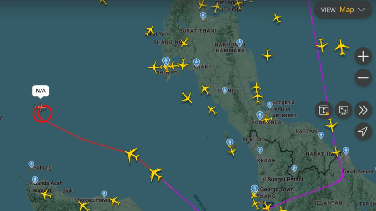 จับตา เส้นทาง "ทักษิณ ชินวัตร" นั่งเครื่องบินส่วนตัว บินวนอยู่เหนือทะเลอันดามัน 