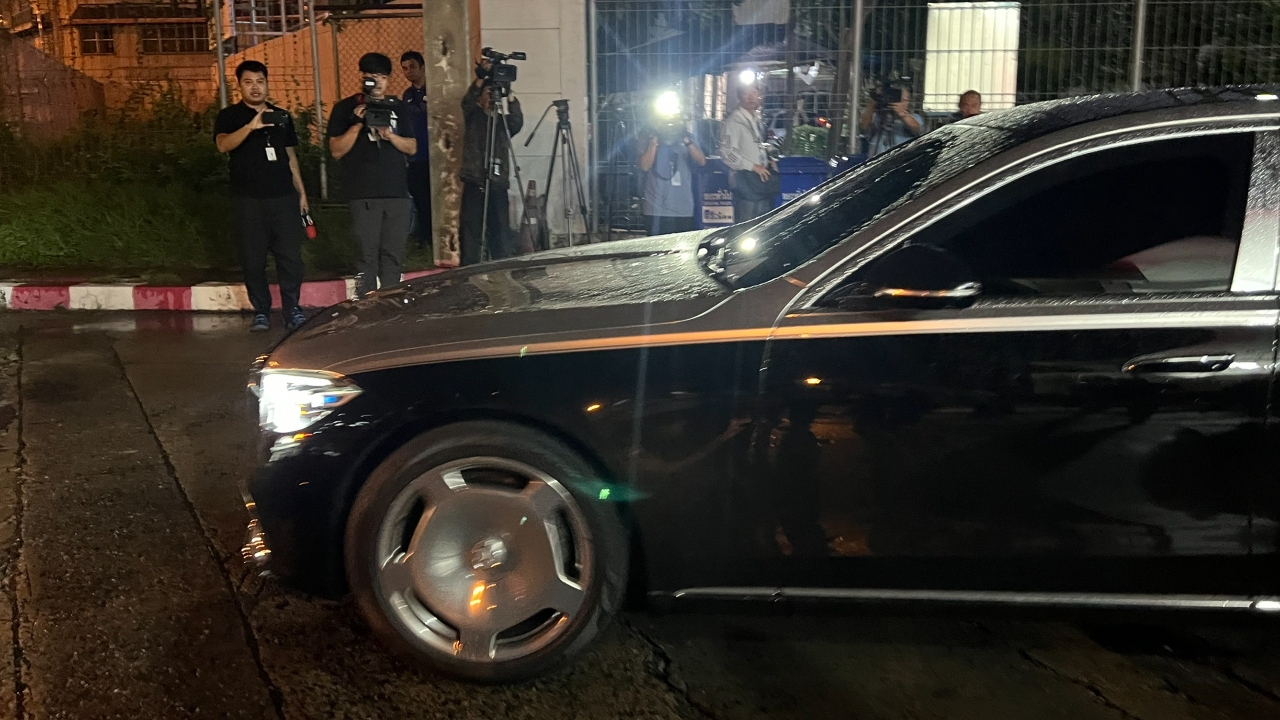 "ทักษิณ" พร้อมลูกสาว "พินทองทา" ไปสิงคโปร์แล้ว แจ้งกำหนดกลับบ่าย 5 ก.ย. 68