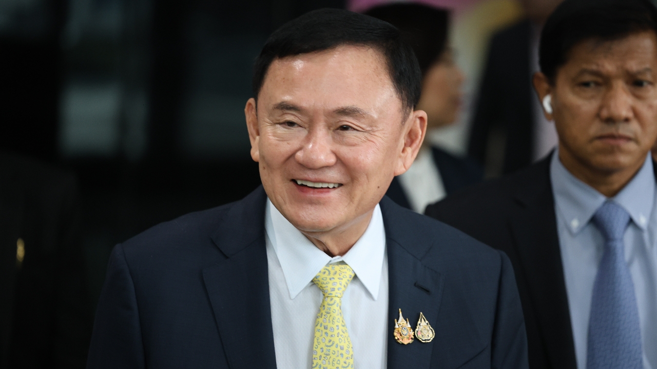 ยกเลิกกักตัว "ทักษิณ" เดินทางไปสิงคโปร์แล้ว มีกำหนดกลับพรุ่งนี้ 