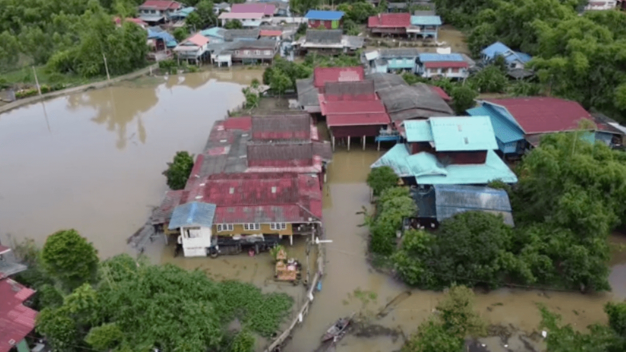 อยุธยาอ่วม อำเภอบางไทร ถูกน้ำท่วมแล้ว 22 ตำบล กระทบ 5,128 ครัวเรือน