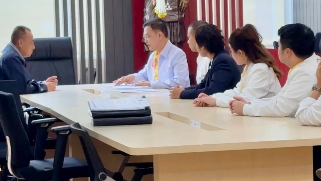 ทนายอนันต์ชัย ยื่นหลักฐาน ตรวจสอบเส้นทางการเงิน พระวัดดัง-สีกา