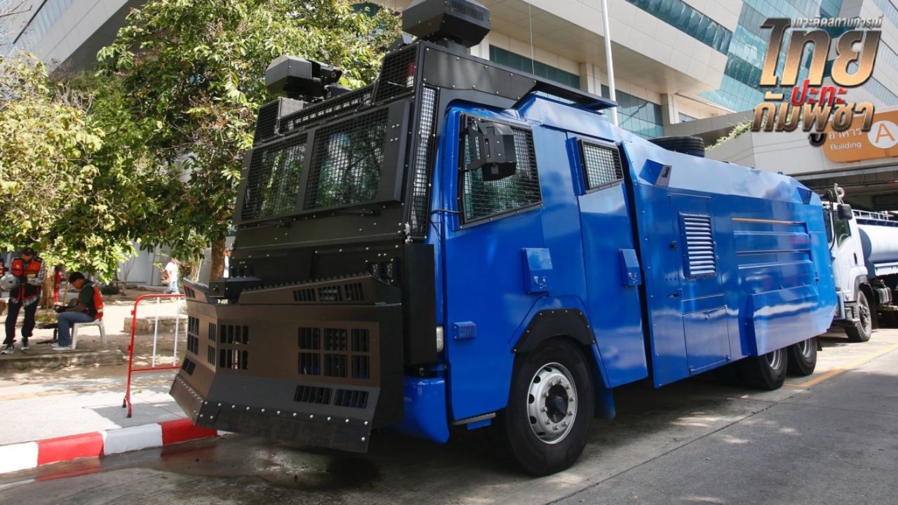 วอร์มรถน้ำ "จีโน่" รอคำสั่ง สลายม็อบกัมพูชา "บ้านหนองหญ้าแก้ว" 