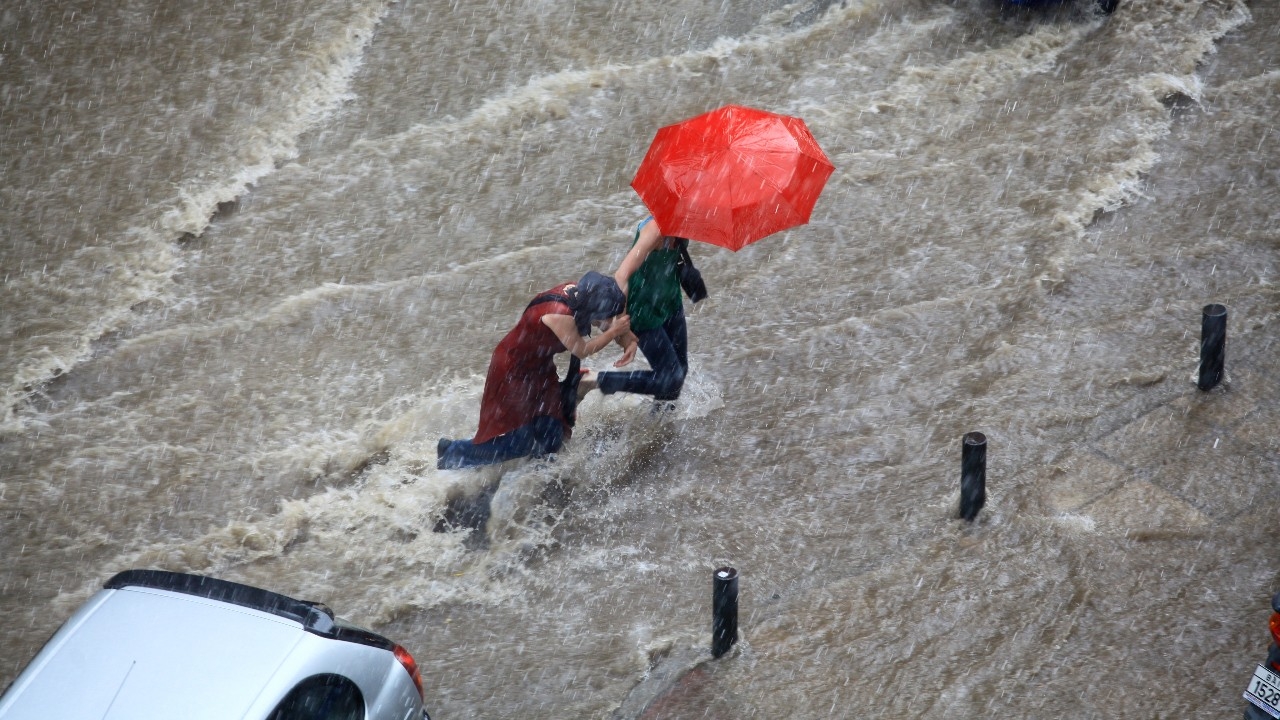 "พายุไต้ฝุ่น" มาใกล้แล้ว เตรียมรับมือน้ำฝน น้ำเหนือ น้ำหนุนจากทะเล มาพร้อมกัน