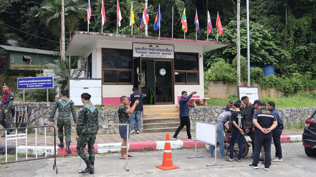 นัดซื้อยาบ้า หน้าด่านเบตง จนท.ตาไว รีบตะครุบตัว