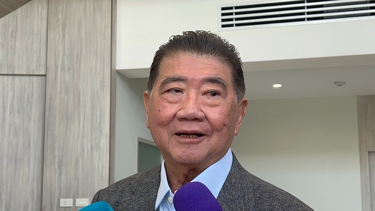 “ภูมิธรรม” ตั้งข้อสังเกต ปมเขากระโดงพลิก ซัด พรรคประชาชน ยื่นดาบให้ภูมิใจไทยมีอำนาจล้นฟ้า  