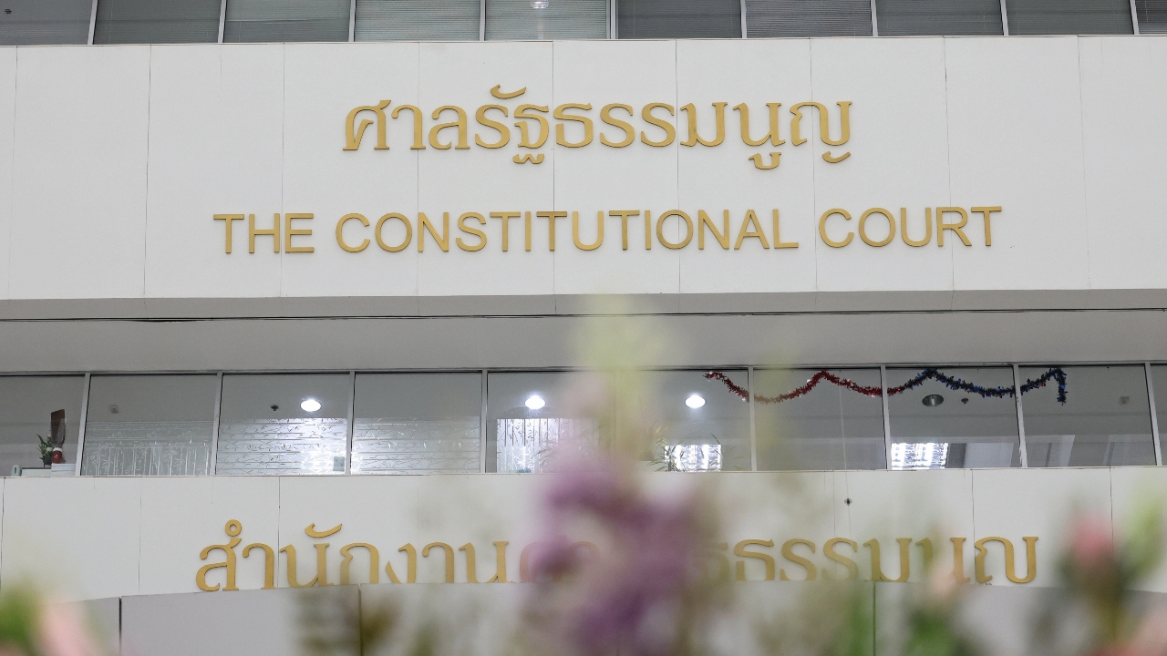 ศาล รธน. ขยายเวลาส่งหลักฐาน-ความเห็นจากเลขาฯ กกต. ปม สว. ยื่นถอด “ภูมิธรรม-ทวี”