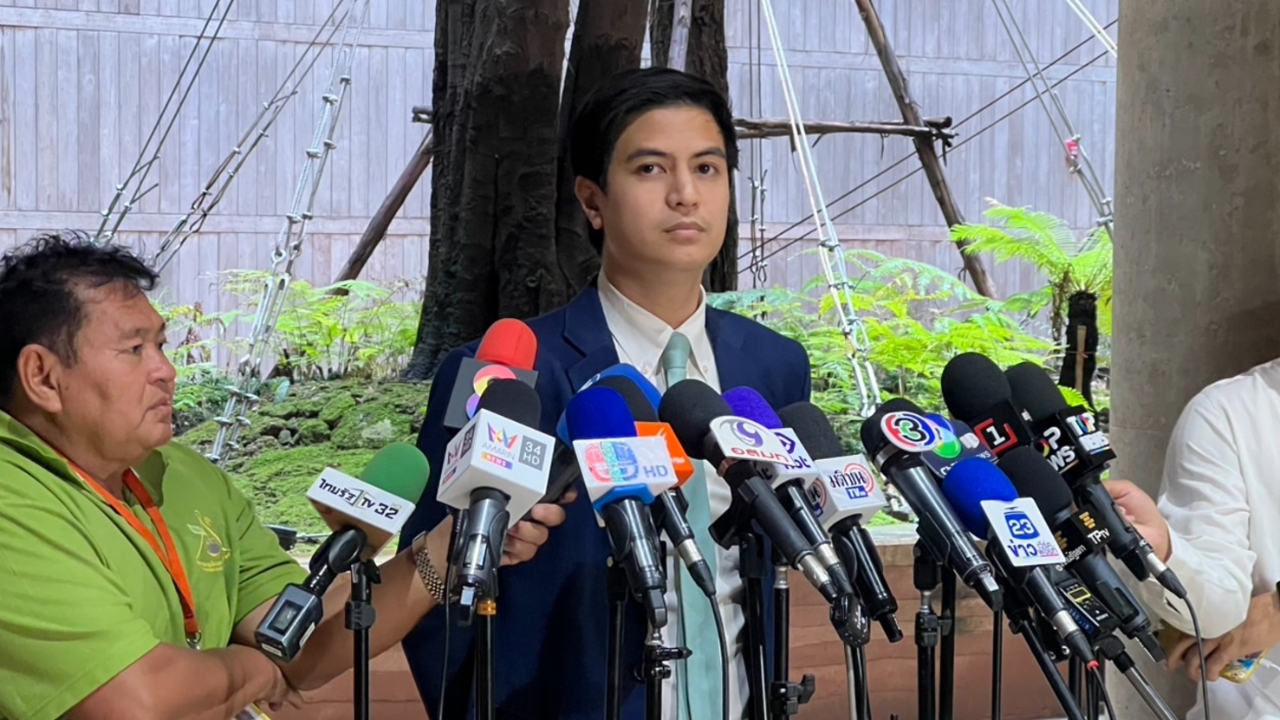 ปชน. ผุดโมเดล 2 คณะยกร่างรัฐธรรมนูญใหม่ ชี้ คนละเรื่องกับการเฟ้น สว.