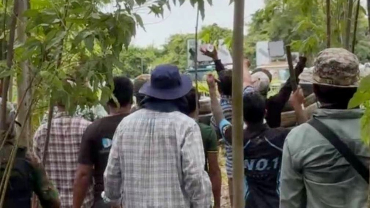 ไทม์ไลน์เดือด "บ้านหนองหญ้าแก้ว" คฝ. ใช้แก๊สน้ำตา-กระสุนยาง สลายชุมนุมชาวกัมพูชา