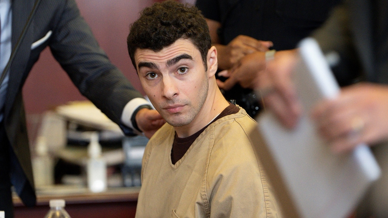 ผู้พิพากษายกฟ้องข้อหาก่อการร้าย มือยิงซีอีโอบริษัทประกันสหรัฐฯ