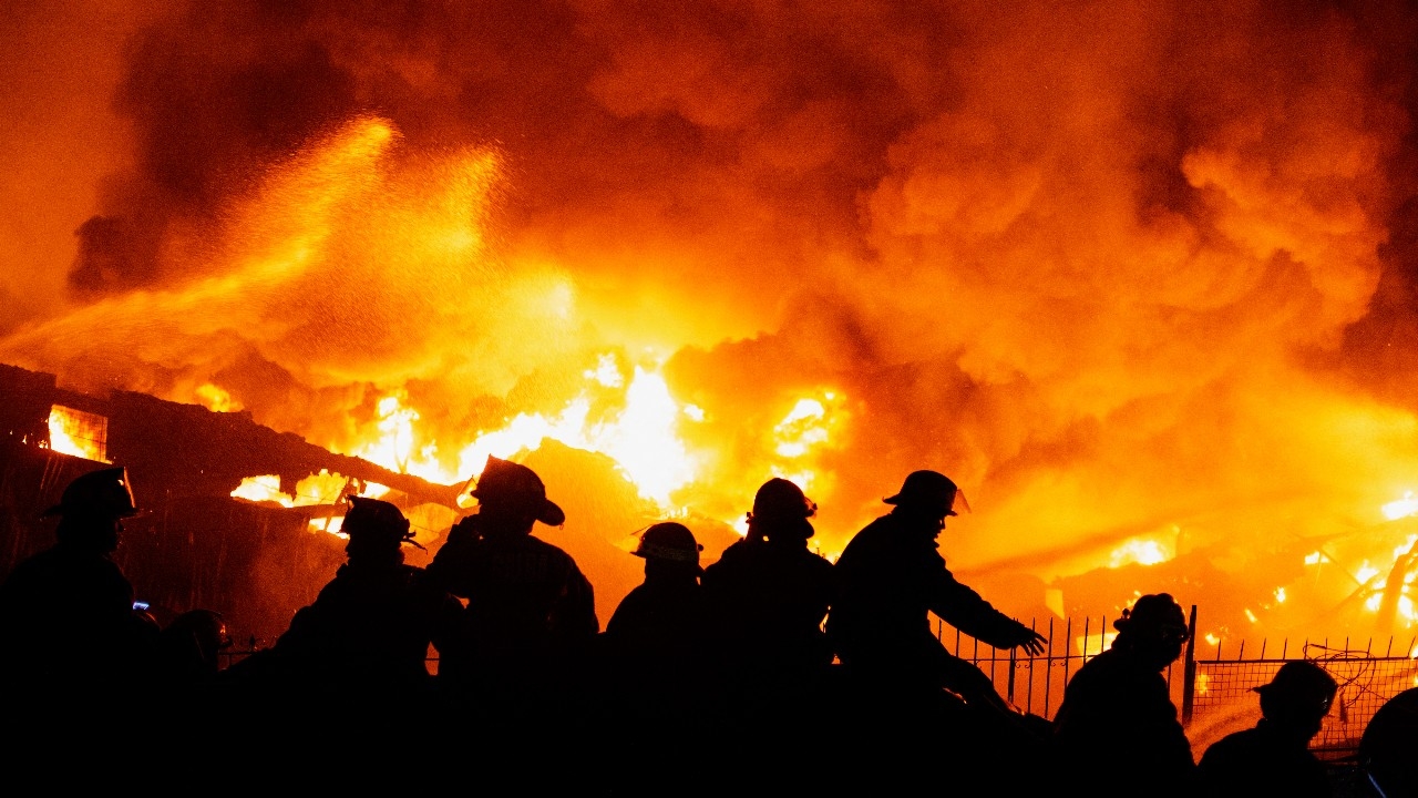 ไฟไหม้สลัมกรุงมะนิลา เมืองหลวงฟิลิปปินส์ เผาวอดหลายร้อยหลัง ชาวบ้านไร้ที่อยู่อาศัยนับพันคน