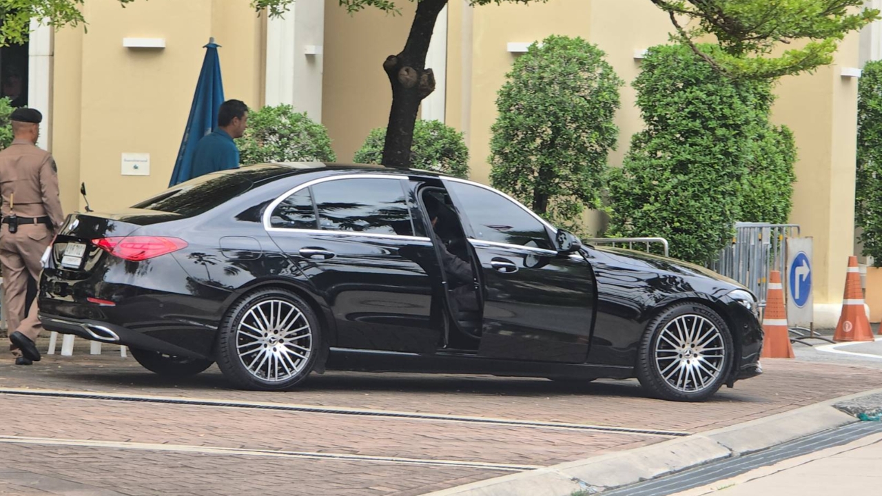 รัฐมนตรีทยอยคืนรถประจำตำแหน่ง- “พิชัย” ส่งคณะทำงานเก็บของออกจากห้องทำงาน