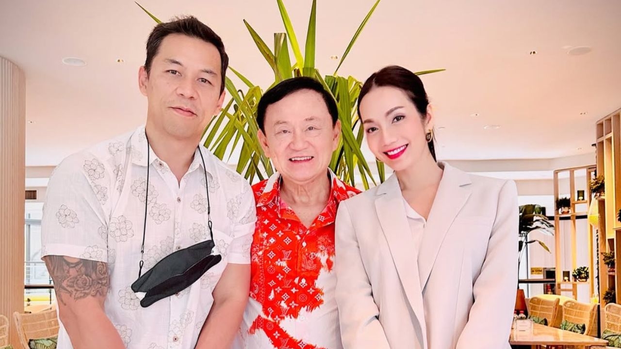 อ๋อม สกาวใจ โพสต์ภาพคู่ ทักษิณ เผยเหตุผลที่ยังอยู่พรรคเพื่อไทย