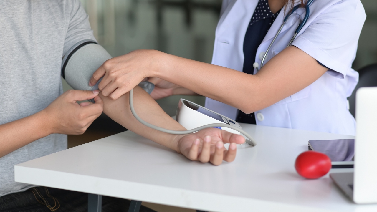 สรุปขั้นตอนรับสิทธิตรวจสุขภาพ ประกันสังคมฟรี 14 รายการ