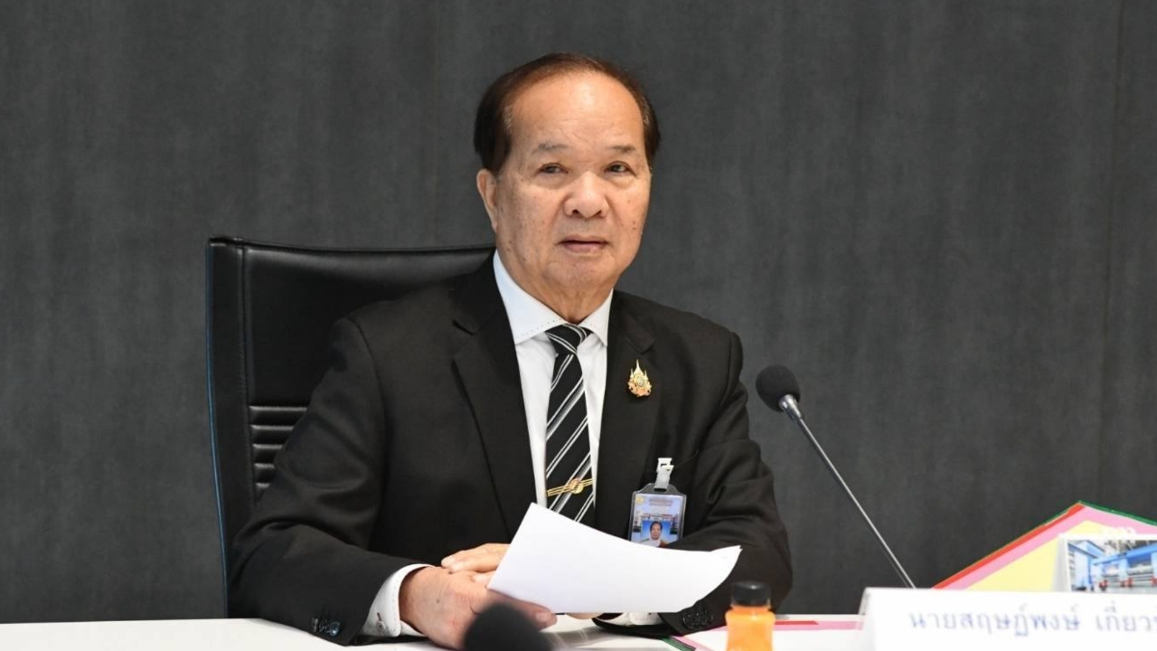 “สมคิด” คาด รัฐธรรมนูญฉบับใหม่ใช้งบพุ่งหมื่นล้าน อัด ปชน.-ภท. ข้อตกลงหลอกคนไทย