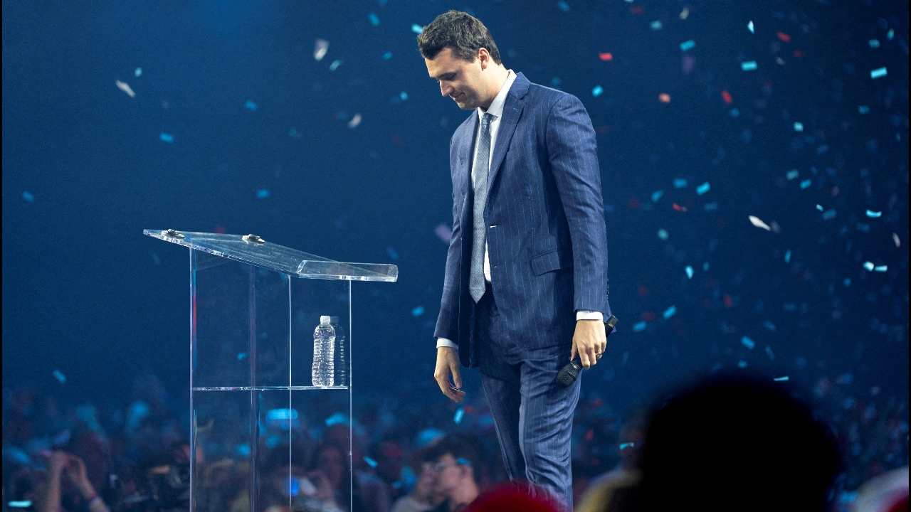 ความตายของ "ชาร์ลี เคิร์ก" ตอกย้ำรอยร้าวทางการเมืองที่ร้าวลึกของสหรัฐฯ