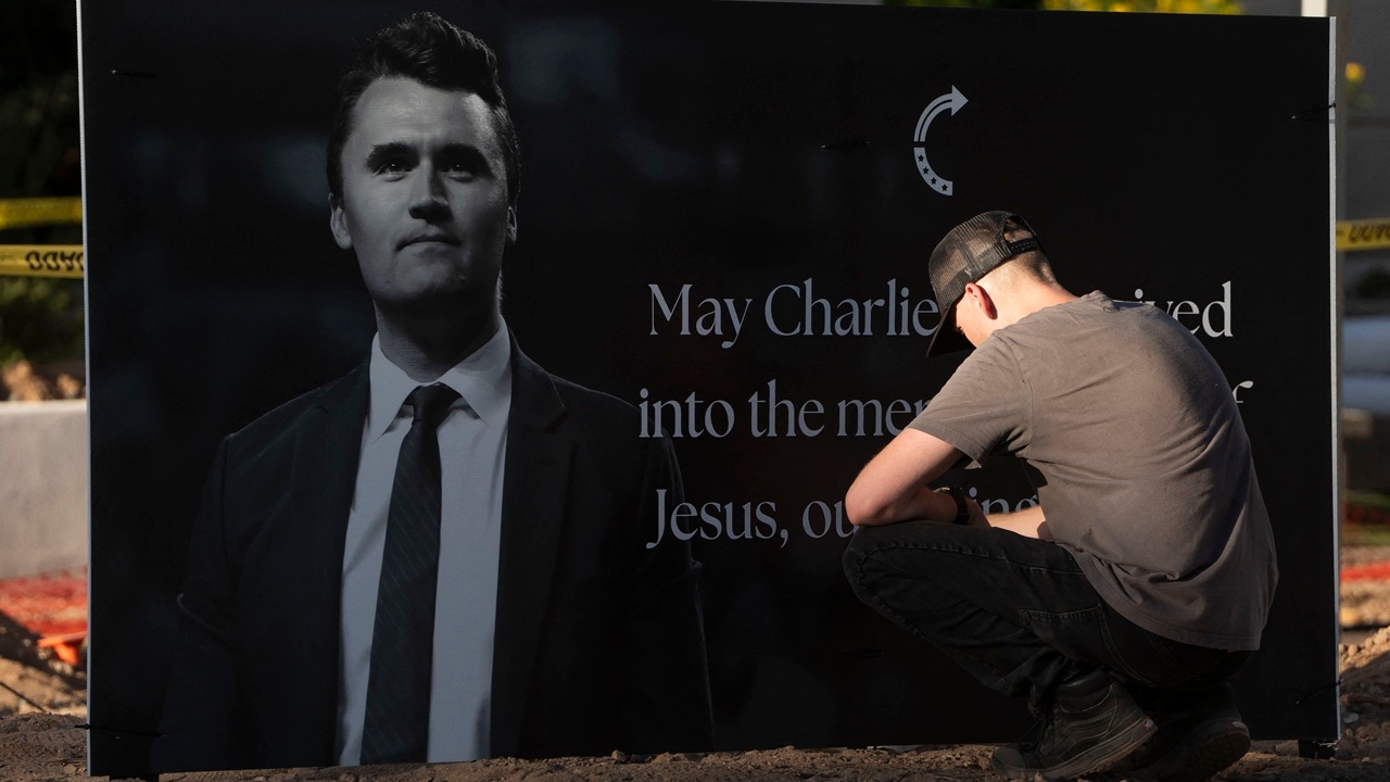 FBI ยืนยัน พบปืนของคนร้ายแล้ว แต่มือยิง “ชาร์ลี เคิร์ก” ยังลอยนวล