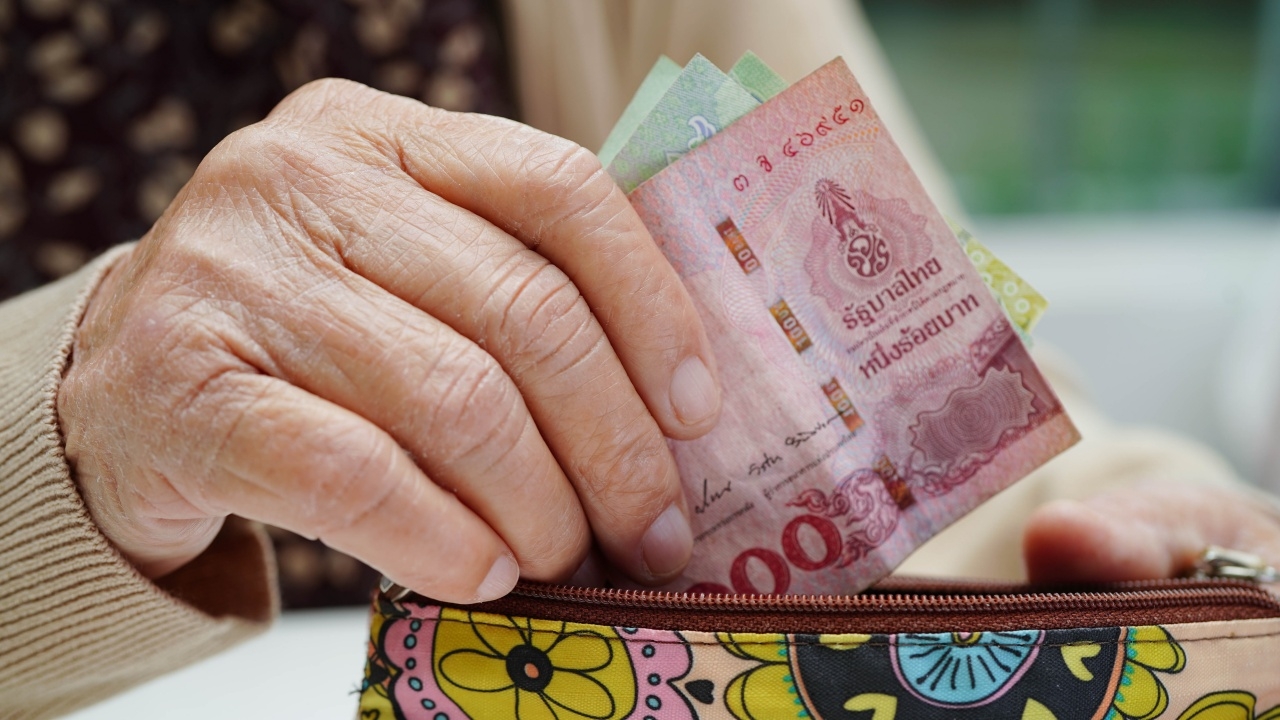 เบี้ยยังชีพผู้สูงอายุ เดือนกันยายน 2568 โอนเงินเข้าบัญชีให้ผู้มีสิทธิแล้ว