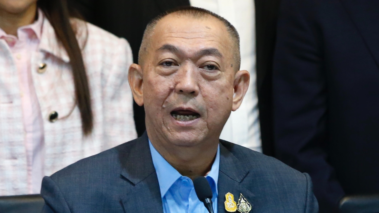 “เฉลิมชัย” ยื่นลาออกหัวหน้าพรรคประชาธิปัตย์แล้ว อ้างเหตุสุขภาพ 