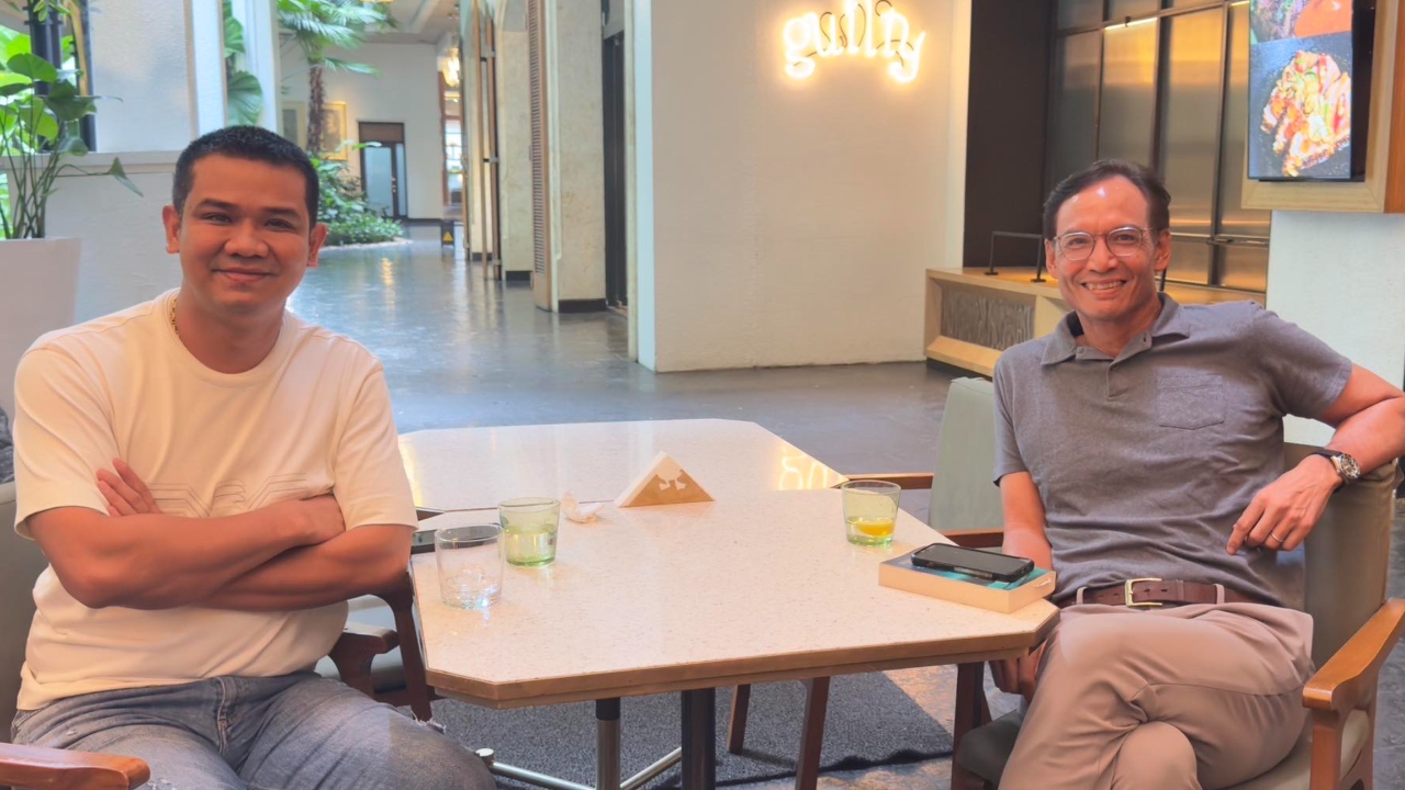 “ชัยชนะ” โพสต์ภาพคู่ “กรณ์” บอก คิดถึง ฟ้าวันใหม่สดใสเสมอ