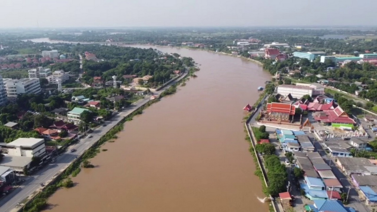 ชาวบ้านอ่วม อ่างทองน้ำท่วมแล้ว 4 อำเภอ ได้รับผลกระทบ 597 ครัวเรือน