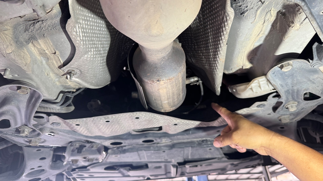 เตือนภัยคนใช้รถ ควรเลือกอู่ซ่อมมีคุณภาพ หลังพบมิจฉาชีพแอบตัดท่อแคทตาไลติกไปขาย