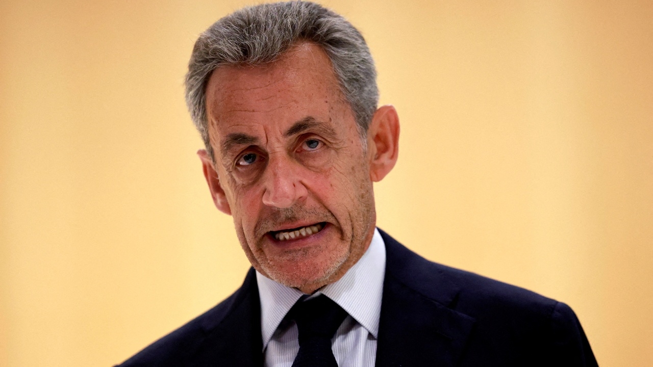 นิโกลาส์ ซาร์โกซี อดีต ปธน.ฝรั่งเศส โดนตัดสินจำคุก 5 ปี คดีรับเงินลิเบีย