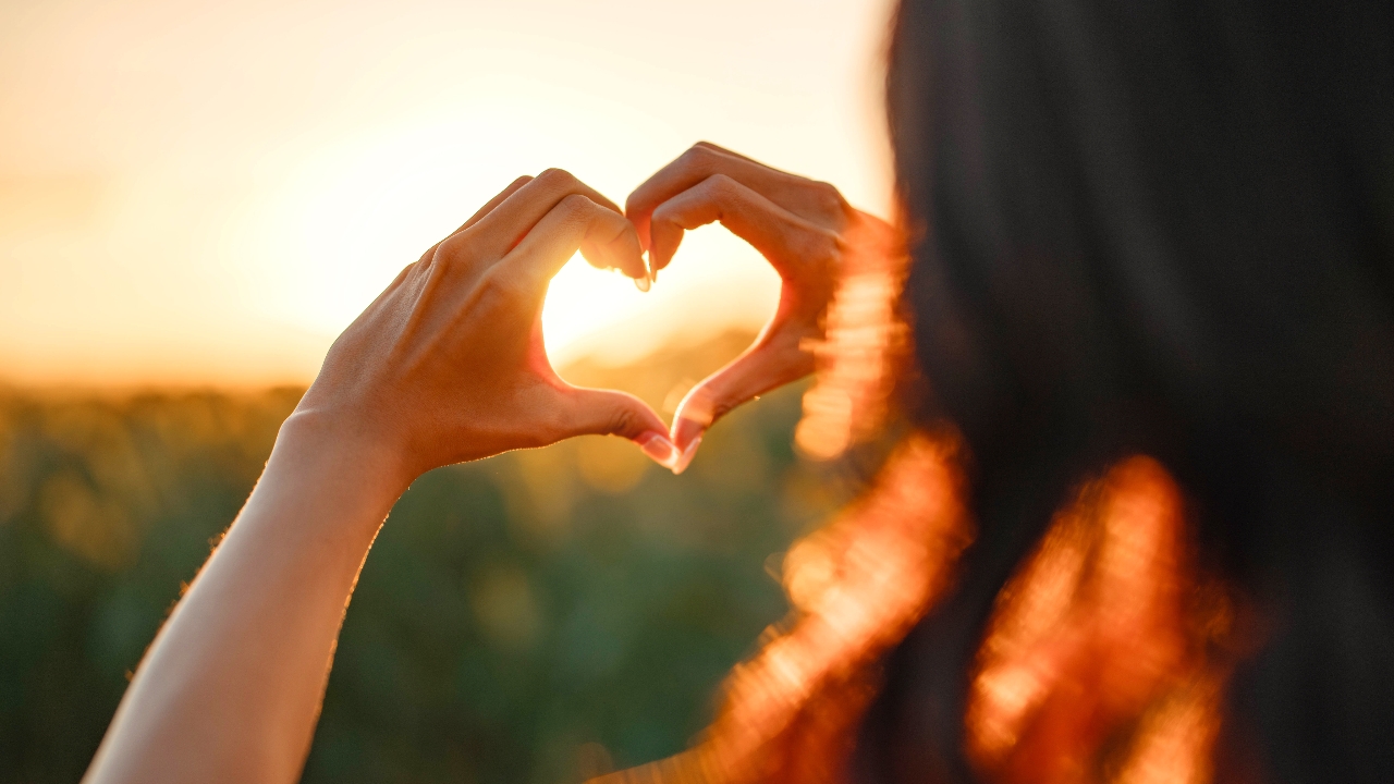 รู้จักความสัมพันธ์แบบ Living Apart Together (LAT) ทางเลือกใหม่ของคู่รักที่ไม่จำเป็นต้องอยู่ด้วยกัน