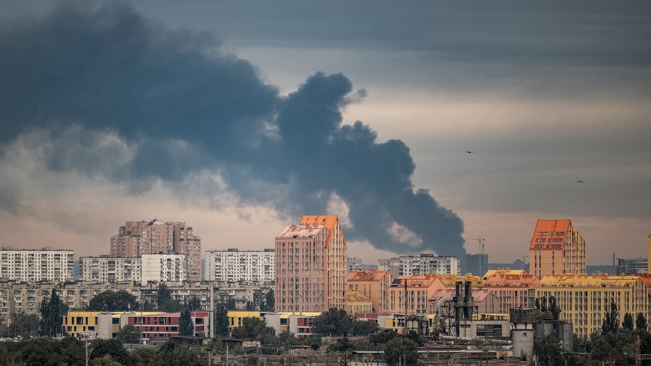 เซเลนสกีประณามรัสเซีย โจมตีต่อเนื่อง 12 ชั่วโมง ดับแล้ว 4 ศพ เจ็บหลายสิบ