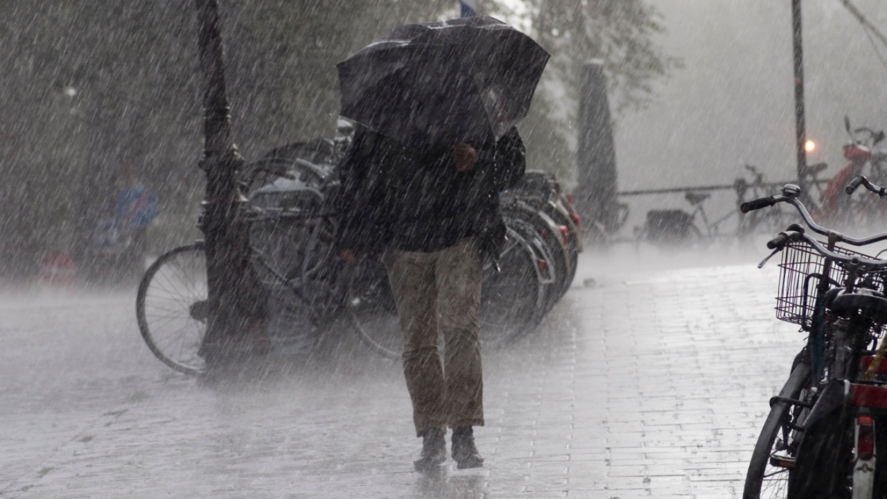 ประกาศฉบับ 10 ไต้ฝุ่น "บัวลอย" อ่อนกำลังลงเป็นพายุโซนร้อน เช็กจังหวัด "ฝนตกหนักมาก"