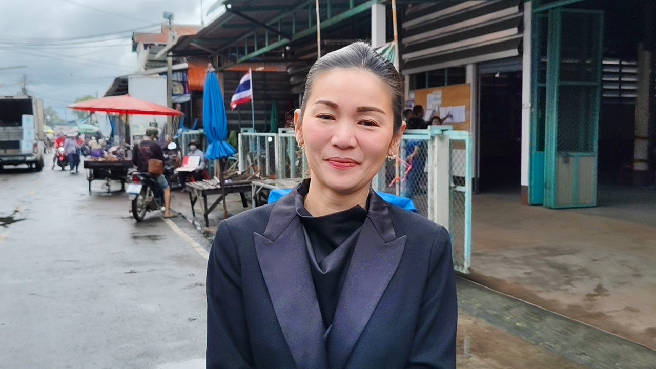 เลือกตั้งซ่อมศรีสะเกษ เขต 5 คนทยอยใช้สิทธิ์ “ภูริกา” เพื่อไทย มาลงคะแนนแล้ว